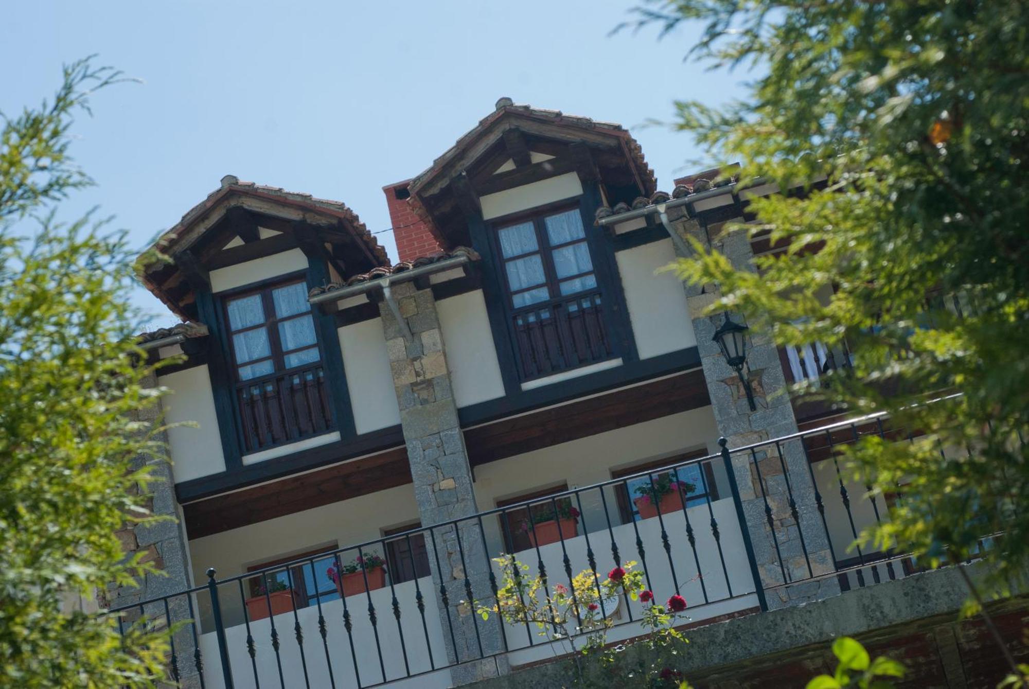 Viviendas Rurales Traldega Turieno Exterior photo